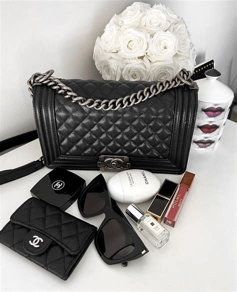 chanel boy bag 437400 jpy tax|Chanel boys bag size.